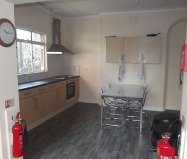 1 bedroom in a house share to rent - Photo 3