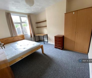 4 bedroom semi-detached house to rent - Photo 5