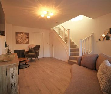 2 bedroom end of terrace house to rent - Photo 1