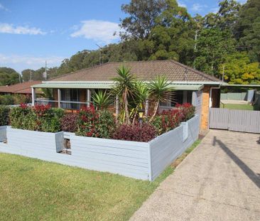 FAMILY HOME WITH LARGE YARD - Photo 4