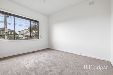 Thinking of selling? Contact our agent - Photo 5