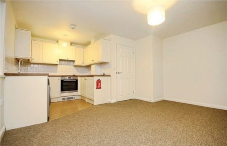 Victoria Street, Englefield Green, Egham, Surrey, TW20 0QX - Photo 3