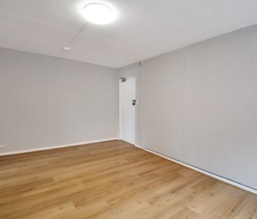 Comfortable & Convenient 1-Bedroom Apartment in Prime Location - Photo 5