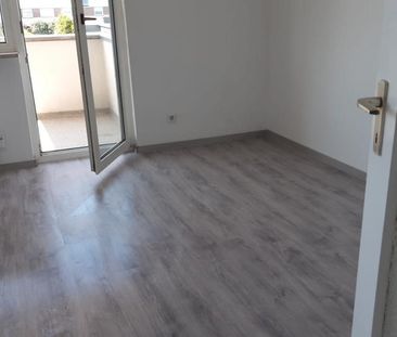 Zu vermieten 36 qm Wohnung mit Balkon WBS erforderlich ! - Foto 1