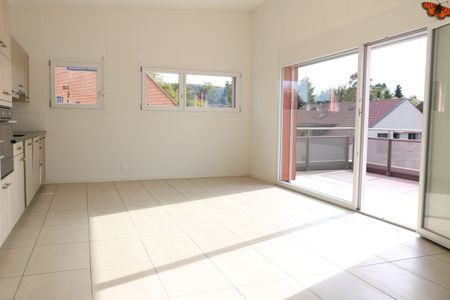 ATTIQUE 4 ½ PIÈCES - Proche toutes commodités ! - Photo 2