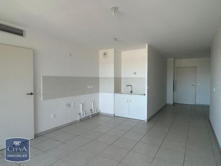 Location Appartement 3 pièces 62m² MARSEILLE 9ème - Photo 4