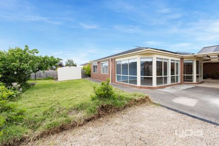 LARGE FAMILY HOME IN A CONVENIENT LOCATION! - Photo 2