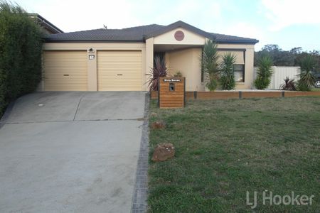 67 Thomas Royal Gardens, Queanbeyan NSW 2620 - House For Rent | Domain - Photo 2
