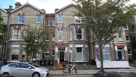 2 bedroom flat to rent - Photo 3