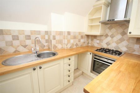2 bedroom flat to rent - Photo 4