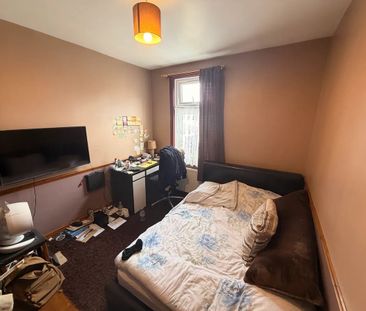 4 Bed Terraced House, Ley St, IG1 - Photo 6