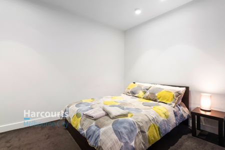 Furnished Two Bedroom With Car Park - Photo 3