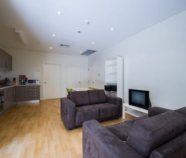 CBD SHARE ACCOMODATION - GET IN QUICK! NON-STUDENTS MAY APPLY! FEMA... - Photo 4