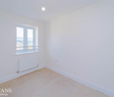Astor Crescent, Blackburn - Photo 3