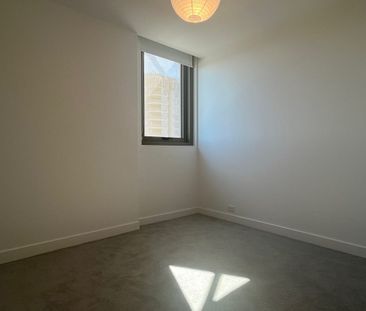 Modern Living In Prime Location! - Photo 3