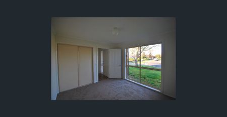 Beautiful Family Living in Brindalee Estate! - Photo 2