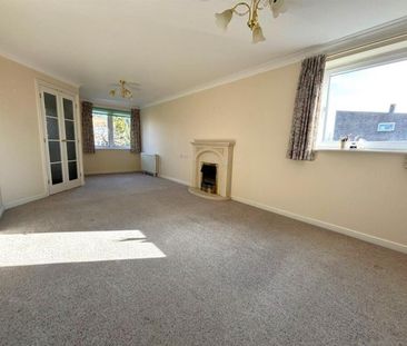 Addlestone Park, Addlestone, Surrey, KT15 - Photo 2