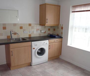 2 bedroom semi-detached house to rent - Photo 3