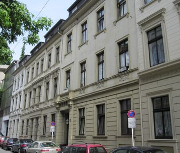 Charmante Altbauwohnung im historischen Gebäude! Gemeinschaftsgarten! - Photo 3