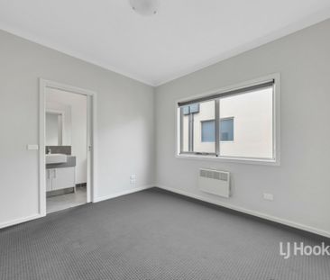 21/64 Escapade Boulevard, Craigieburn VIC, Belconnen - Photo 4