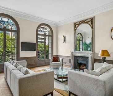Location Appartement 5 pièces Meublé 158m² PARIS 16ème - Photo 2