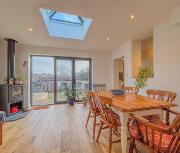 4 bedroom semi-detached house to rent - Photo 3