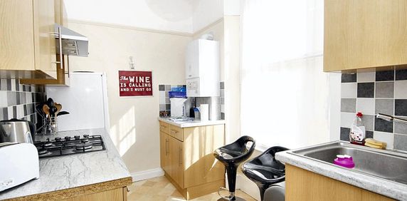 Napier Terrace, Flat 2, Plymouth - Photo 2