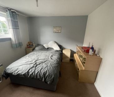 27 Coniston House Spinner Croft, S40 - Photo 3