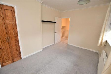 3 bedroom end of terrace house to rent - Photo 5
