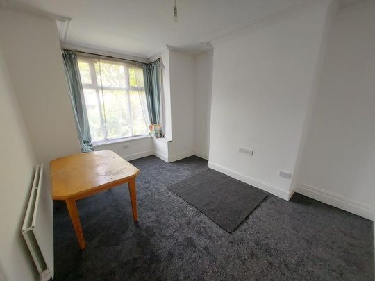 4 bedroom terraced house to rent - Photo 1