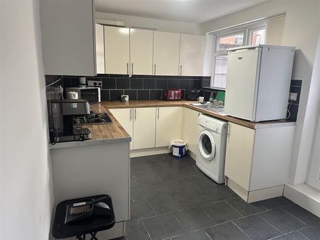 St Pauls Road, room 5, Hartlepool - Photo 3