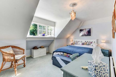 4 bedroom semi-detached house to rent - Photo 2