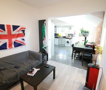 6 Bed Detached House, Donnington Road, RG1 - Photo 1