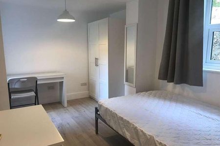Bedroom Detached House In Winton, BH2 - Photo 5