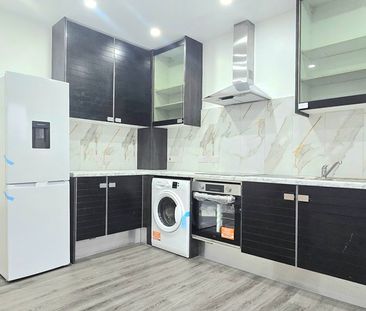 2 Bedroom , Stafford Road, Croydon - Photo 3