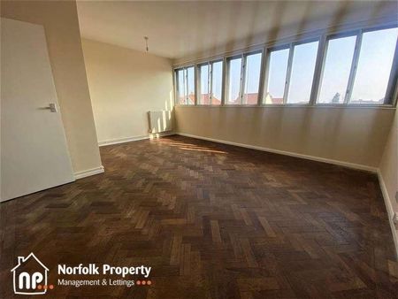 Cromer Road, NR6 - Photo 5