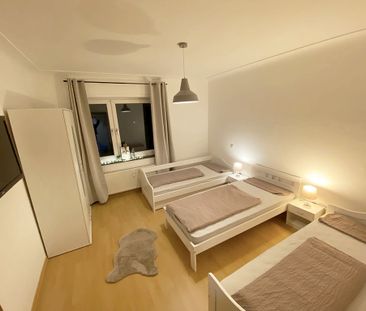 Modern möblierte Wohnung mit 2 Schlafzimmern in Bergheim - Photo 1