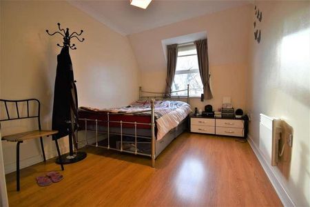 Westerley Court, South Ruislip, HA4 - Photo 2