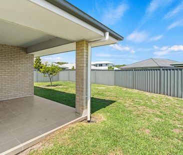 18 Fin Street, Fern Bay NSW 2295 - House For Rent | Domain - Photo 1