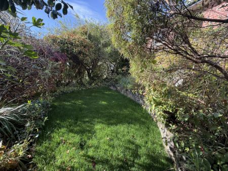 Private and spacious in Roslyn! - Photo 4