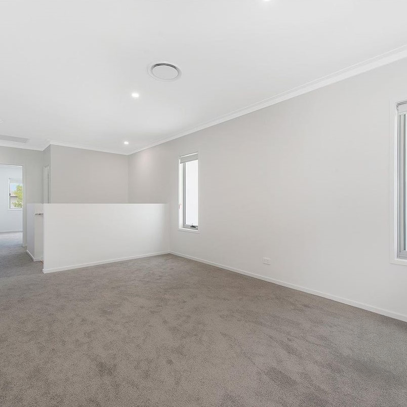 MODERN FAMILY DELIGHT - Photo 1