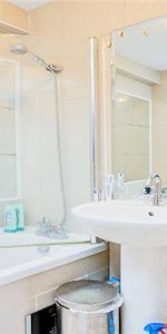 Fantastic vacant modern apartment - Photo 4