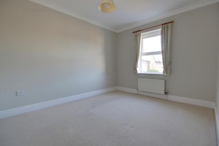 3 bedroom end of terrace house to rent - Photo 3