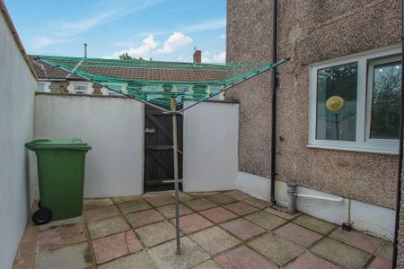 King Street, Treforest, Pontypridd - Photo 2