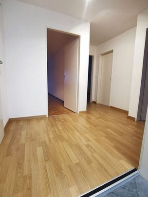 Schöne 3 Zimmer Wohnung mit langem Balkon, Geschirrspüler und nähe Bahnhof Wittenbach - Photo 1