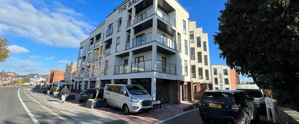 2 bedroom flat to rent - Photo 1