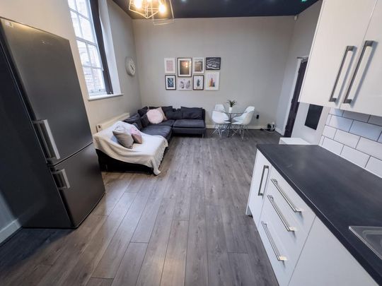 1 bedroom in a house share to rent - Photo 1