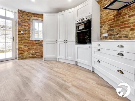 3 bedroom detached house to rent - Photo 5