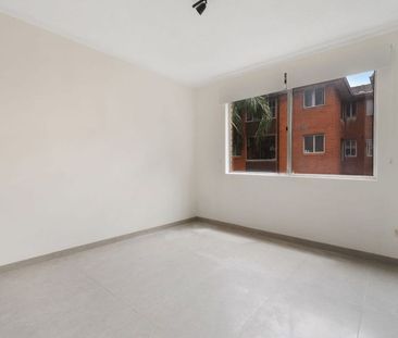 MINUTES WALK TO ALL LOCAL AMENITIES! FULLY RENOVATED - Photo 5