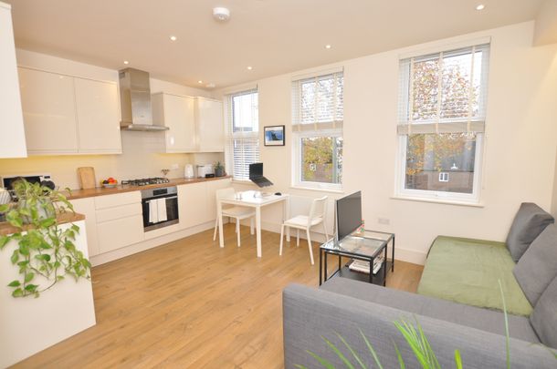 1 Bed Flat, High Road, N2 - Photo 1